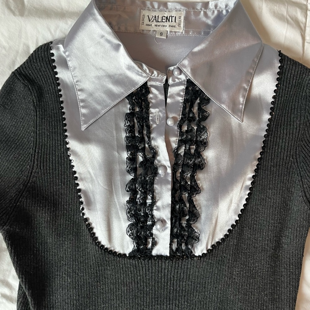 Valenti Y2K Blouse faux Pearl Button S Gray Top 🎀🖤